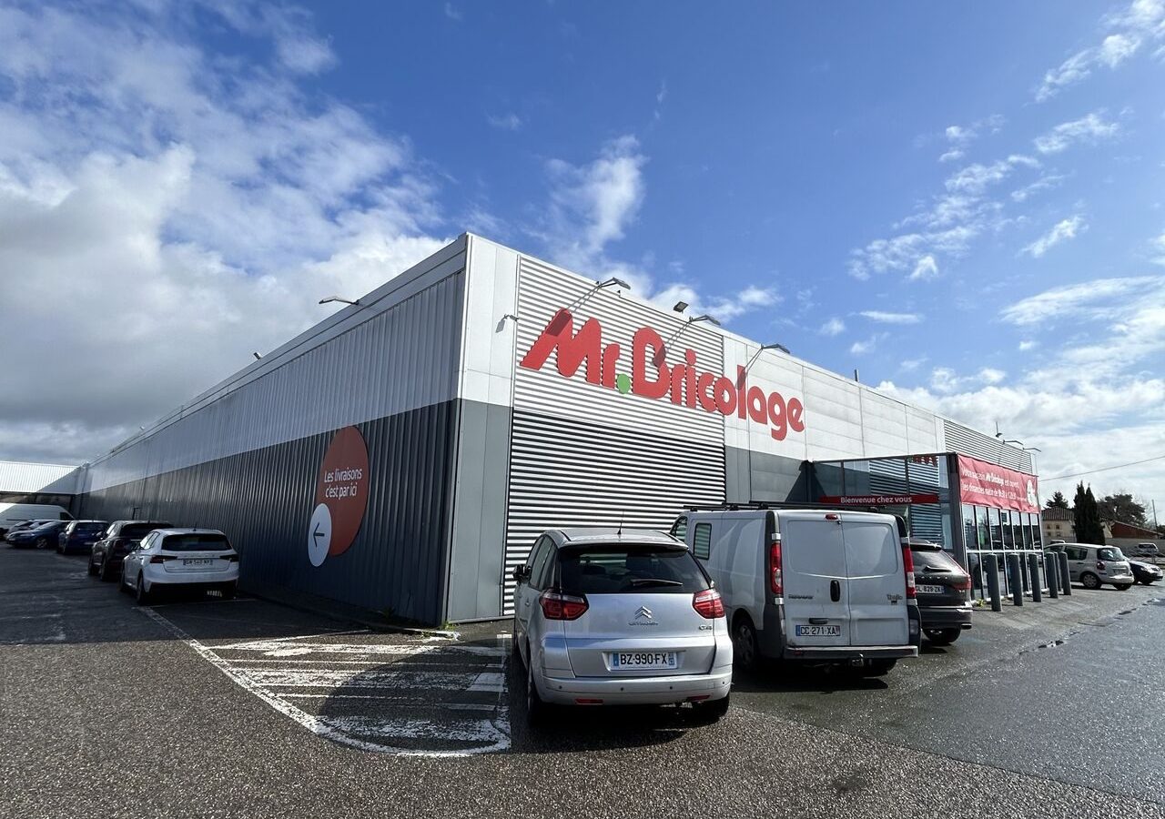 Magasin Monsieur Bricolage a Libourne renove par APTA Concept