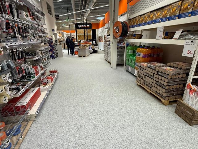 Rayon Les Indispensables du magasin Weldom de Libourne